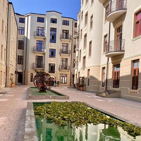 Perla Ulicy Piotrkowskiej W Samym Centrum Miasta *