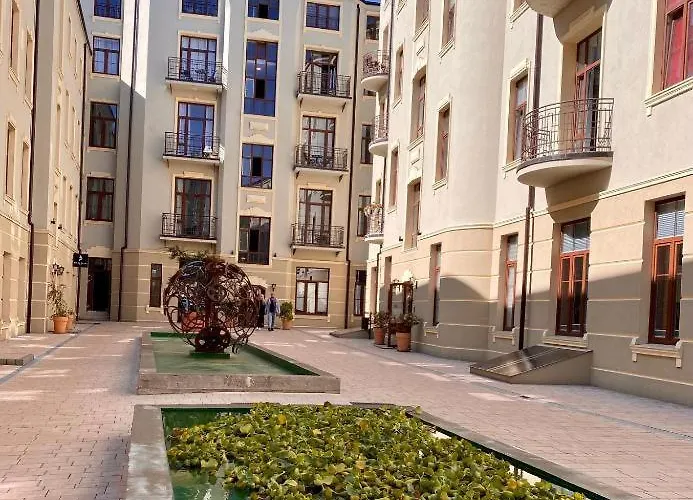 Perla Ulicy Piotrkowskiej W Samym Centrum Miasta *