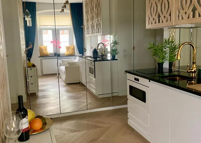 Perla Ulicy Piotrkowskiej W Samym Centrum Miasta Лодзь