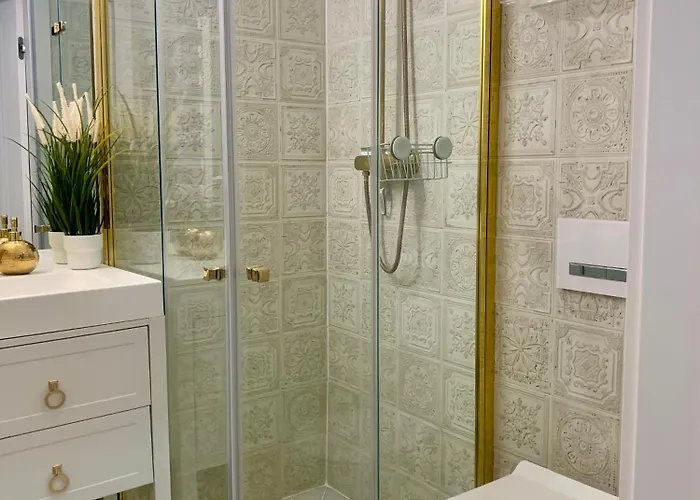 Perla Ulicy Piotrkowskiej W Samym Centrum Miasta * לודז'